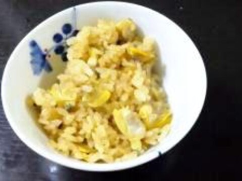 あさりのうまみがギュ～と詰まって美味しいあさりご飯